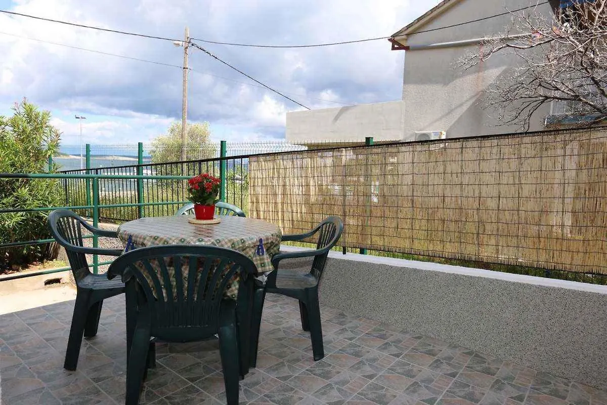 Apartment In Silo/Insel Krk 13583